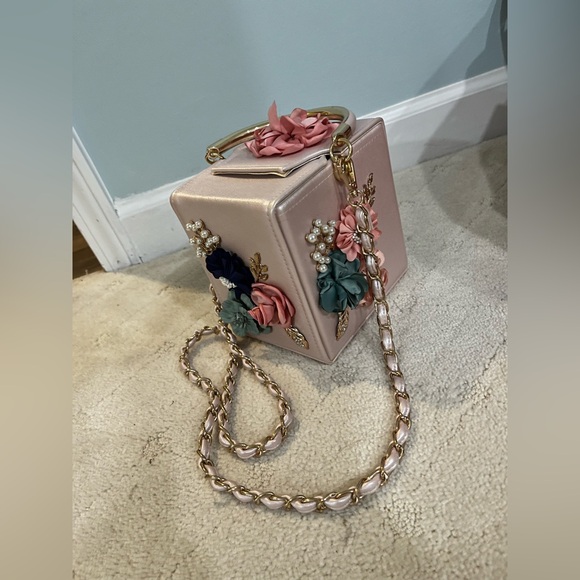 Pink Boxy Purse - Picture 2 of 9